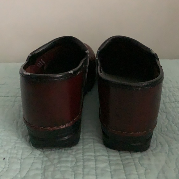 Dansko Clogs EU40/US 9.5-10 Burgundy Leather - Picture 4 of 7
